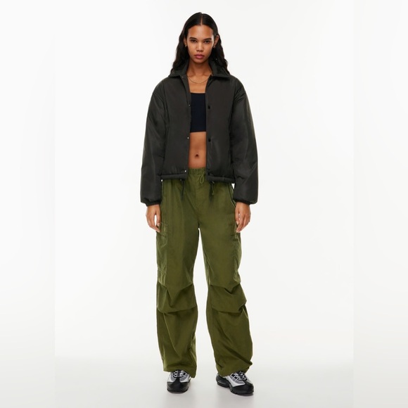 tna coaches puffer short - Picture 3 of 7